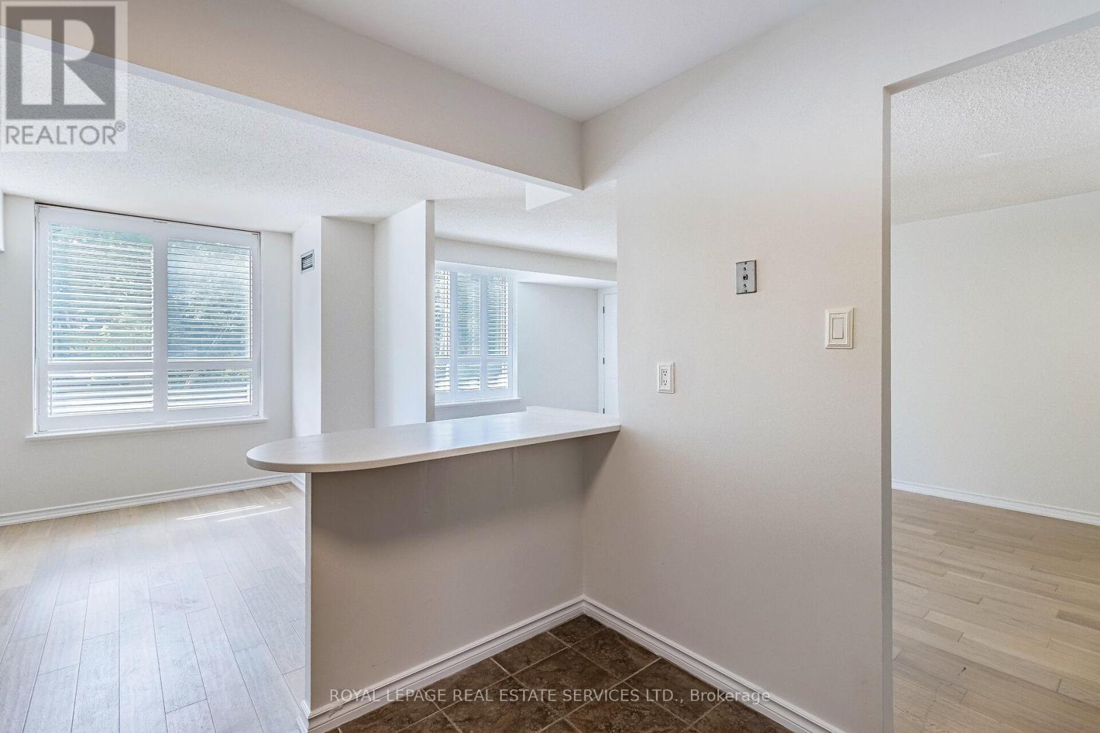 312 - 1485 Lakeshore Road E, Mississauga, Ontario  L5E 3G2 - Photo 18 - W9385563