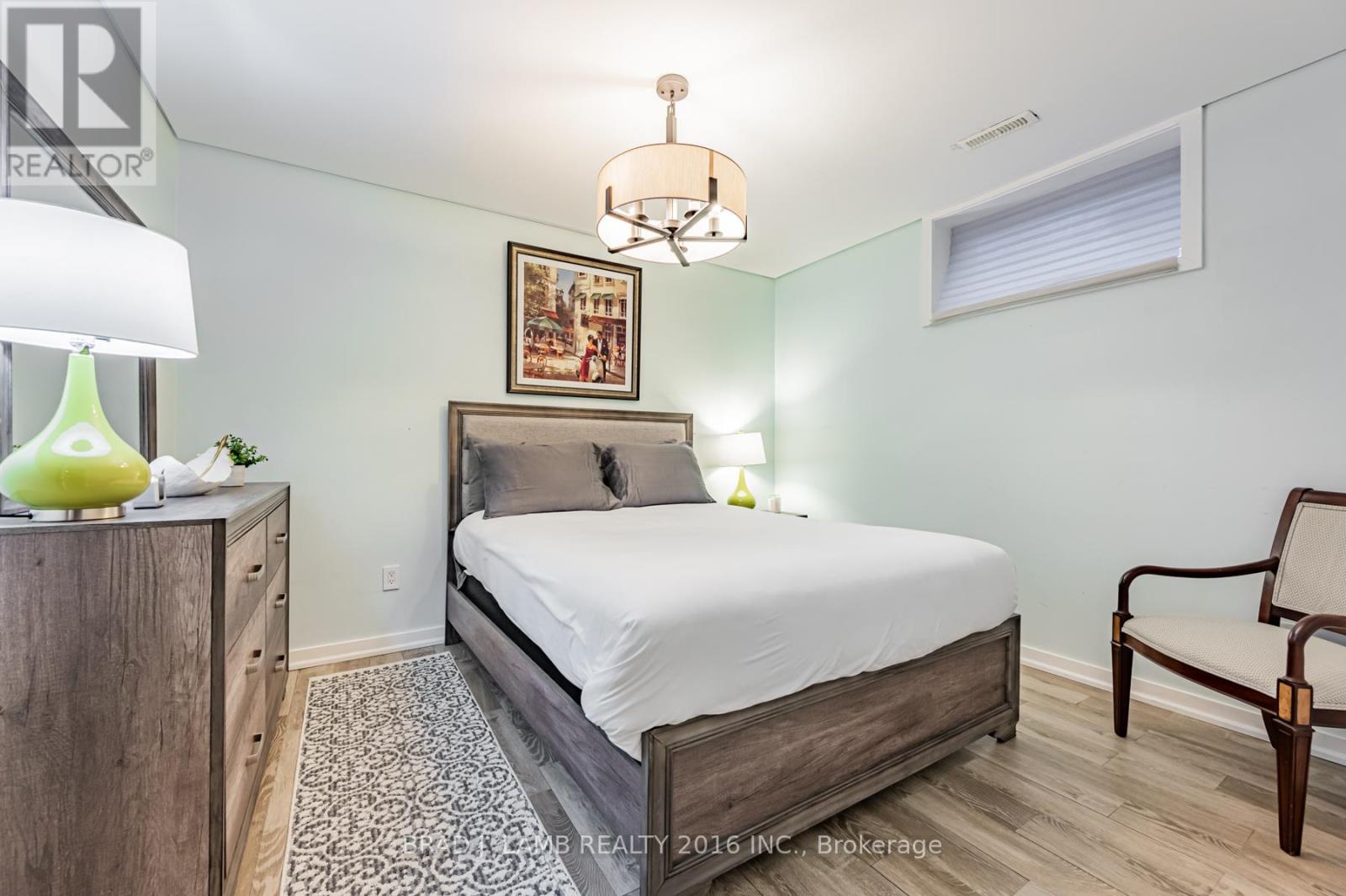 Lower - 110 Strathnairn Avenue, Toronto, Ontario  M6M 2G1 - Photo 7 - W9385665