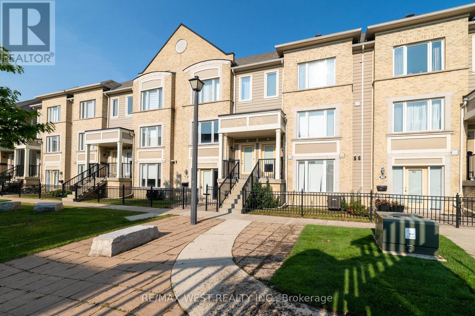 147 - 60 FAIRWOOD CIRCLE, Brampton, Ontario