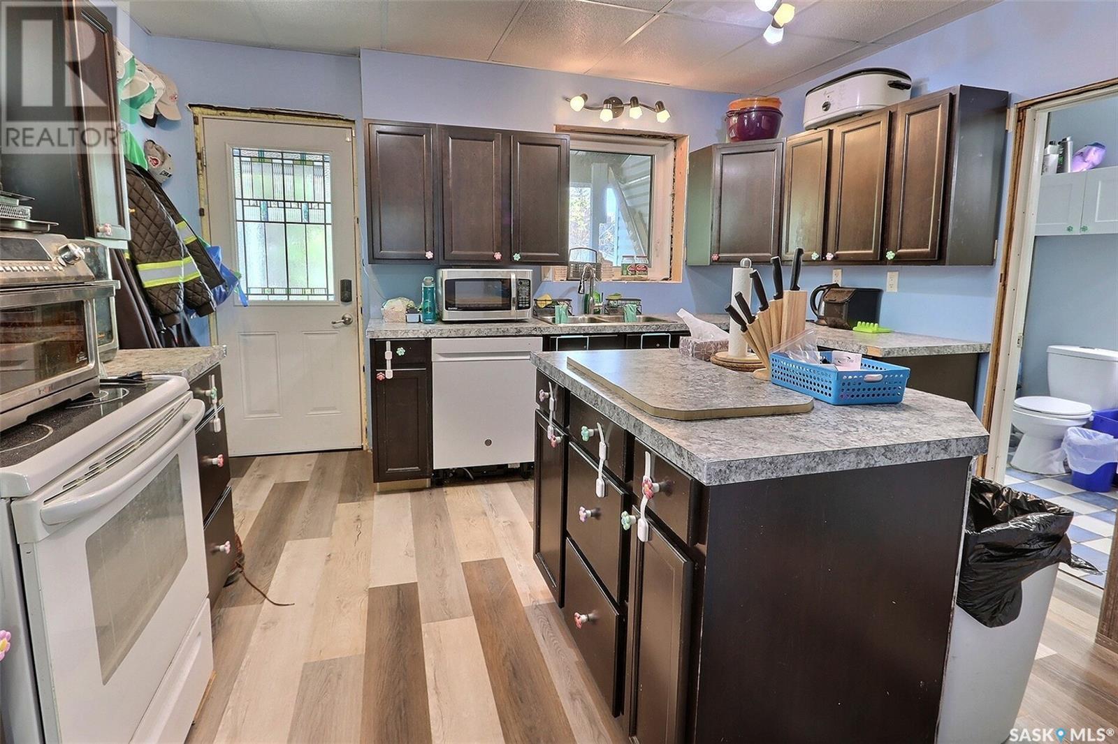 Property at 431 9th STREET E image 5