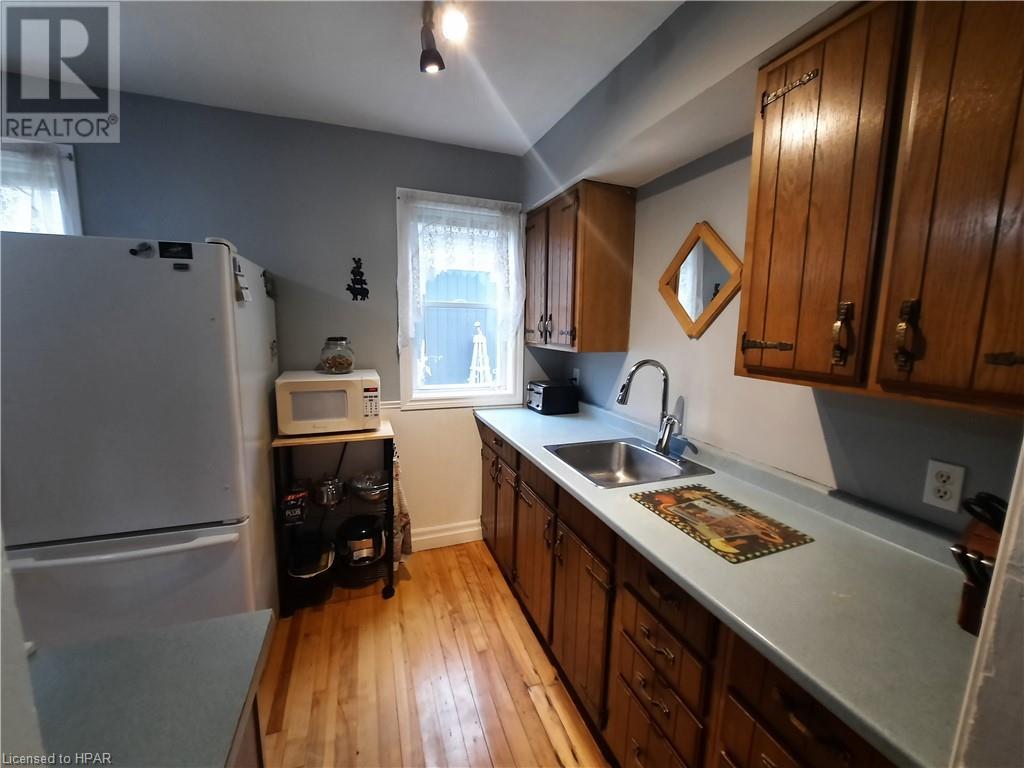 225 Mary StreetCentral Huron (Clinton), Ontario  N0M 1L0 - Photo 6 - X10780156