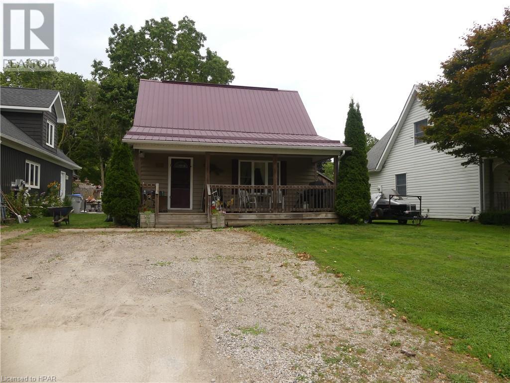 225 Mary StreetCentral Huron (Clinton), Ontario  N0M 1L0 - Photo 2 - X10780156