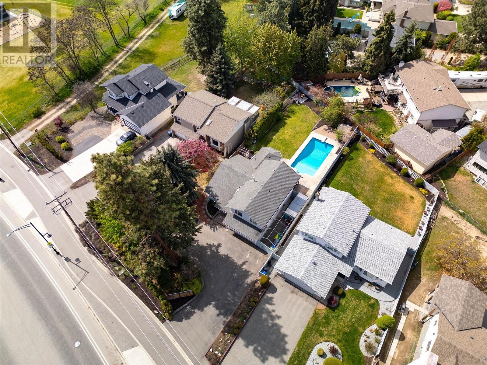 4452 Lakeshore Road, Kelowna, British Columbia  V1W 1W8 - Photo 33 - 10320517