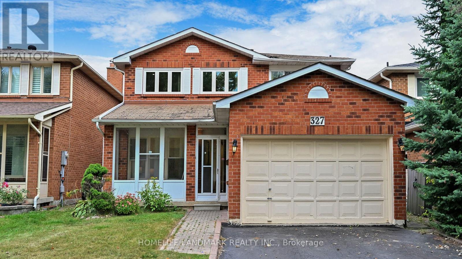 327 SUSSEX AVENUE, Richmond Hill, Ontario