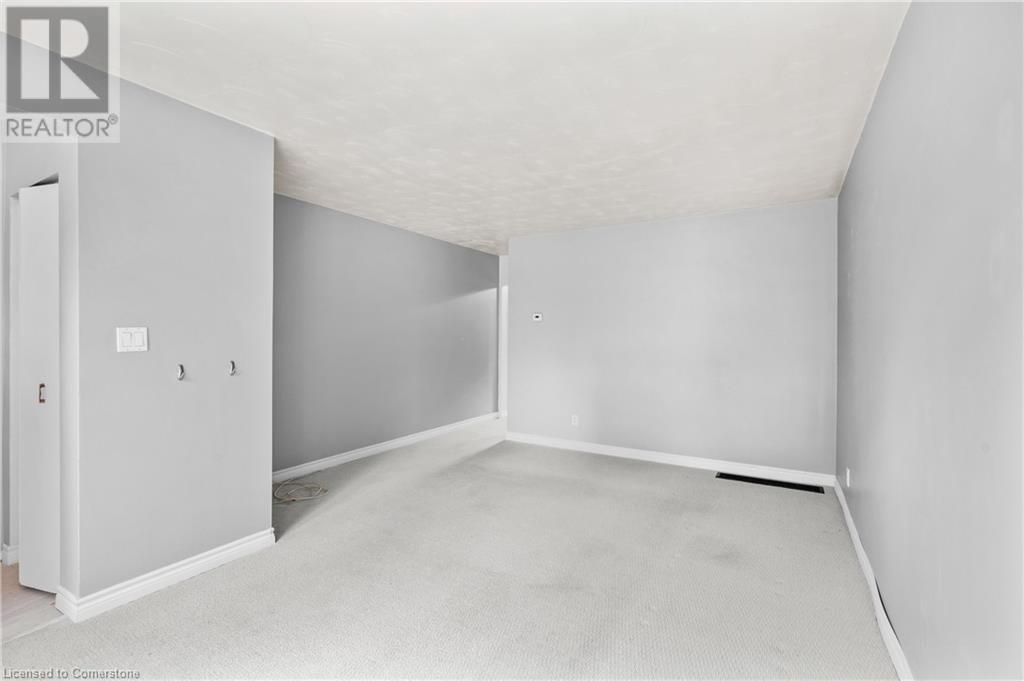 2384 Maryvale Court, Burlington, Ontario L7P 2P2 - Photo 3 - 40658846