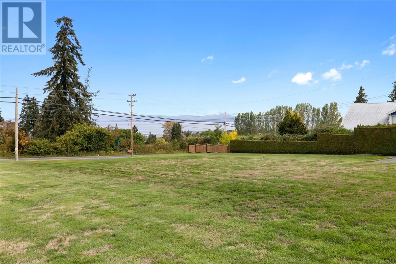 3828 Island Hwy W, Qualicum Beach, British Columbia  V9K 2G9 - Photo 13 - 978013