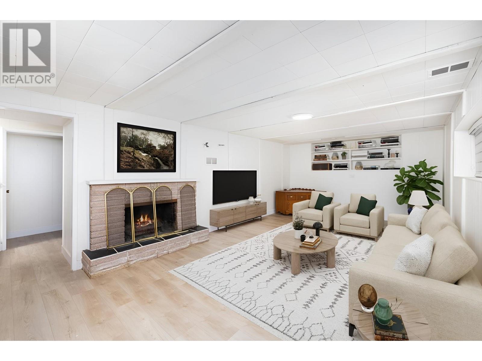 1235 JEFFERSON AVENUE