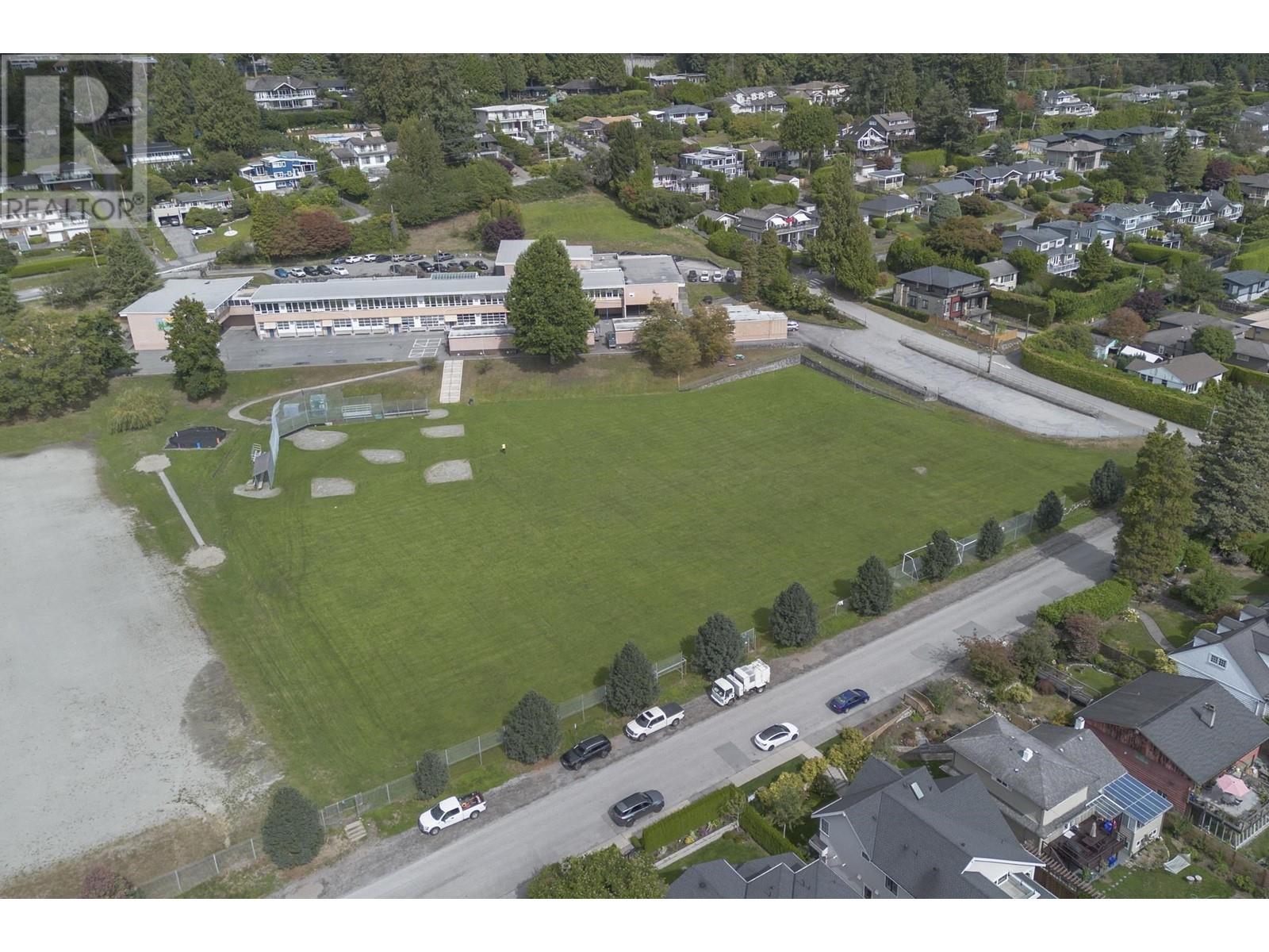 1235 JEFFERSON AVENUE