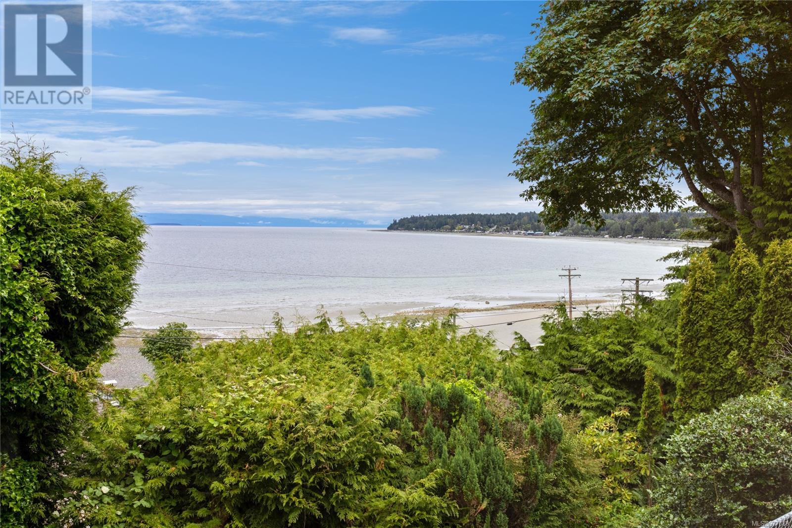 595 Crescent Rd W, Qualicum Beach, British Columbia  V9K 1H7 - Photo 11 - 977888