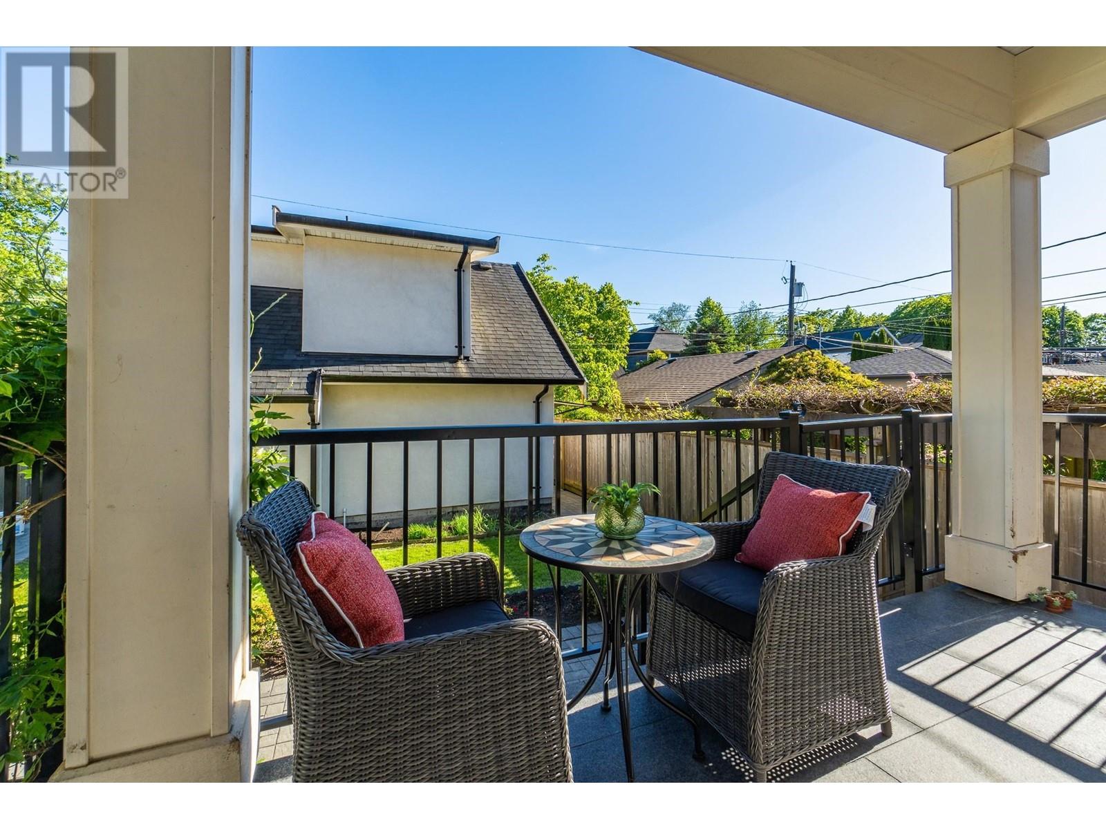 Listing Picture 25 of 27 : 3908 W 17TH AVENUE, Vancouver / 溫哥華 - 魯藝地產 Yvonne Lu Group - MLS Medallion Club Member