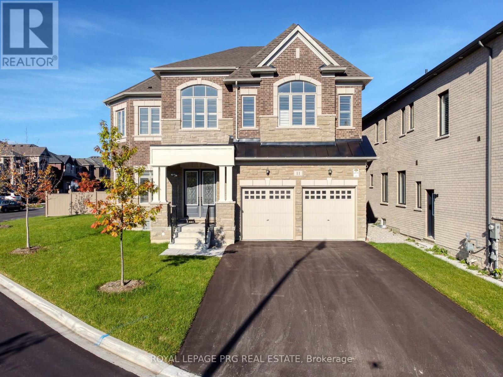 11 Jura Crescent, Brampton, Ontario  L6P 4R3 - Photo 2 - W9386110