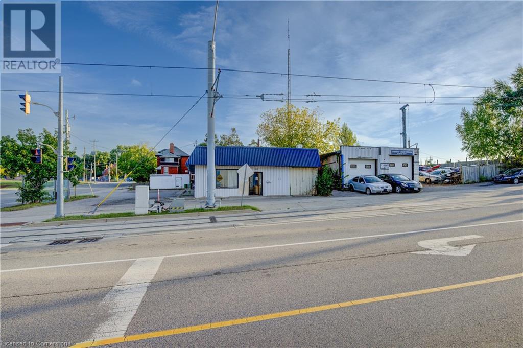 983 & 991-995 King St. E. & 512-516, 520 Charles St. E. Street, Kitchener, Ontario  N2G 2R2 - Photo 6 - 40659182