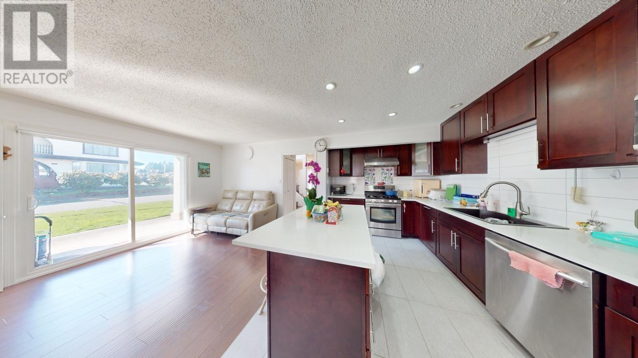 Listing Picture 11 of 31 : 7920 FROBISHER DRIVE, Richmond / 烈治文 - 魯藝地產 Yvonne Lu Group - MLS Medallion Club Member