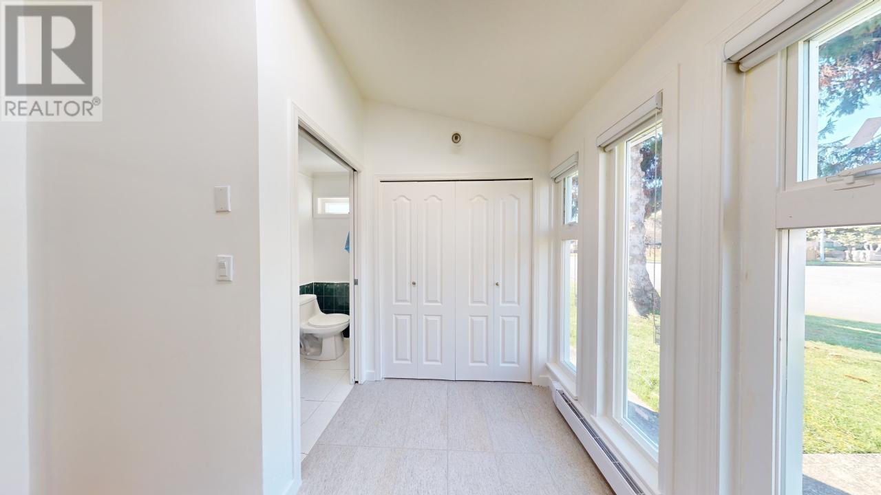 Listing Picture 2 of 31 : 7920 FROBISHER DRIVE, Richmond / 烈治文 - 魯藝地產 Yvonne Lu Group - MLS Medallion Club Member