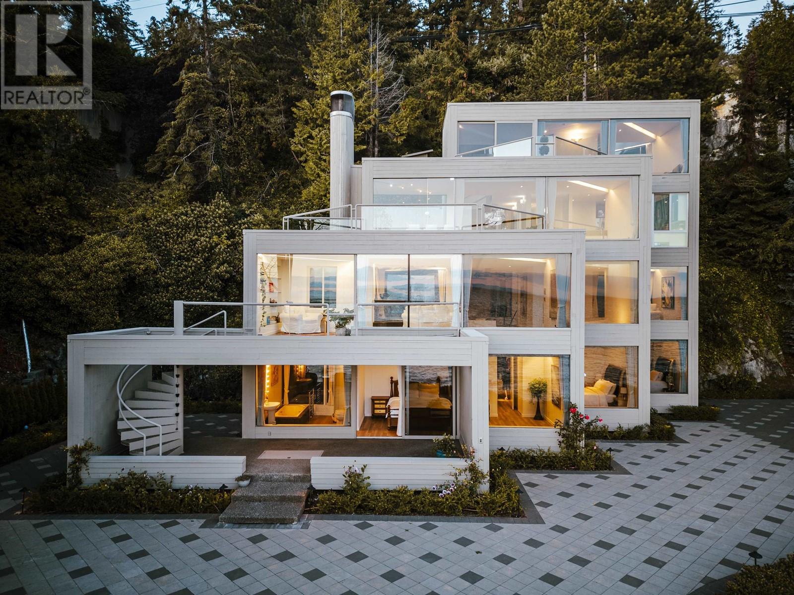 5934 Marine Drive, West Vancouver, British Columbia  V7W 2S2 - Photo 33 - R2933432