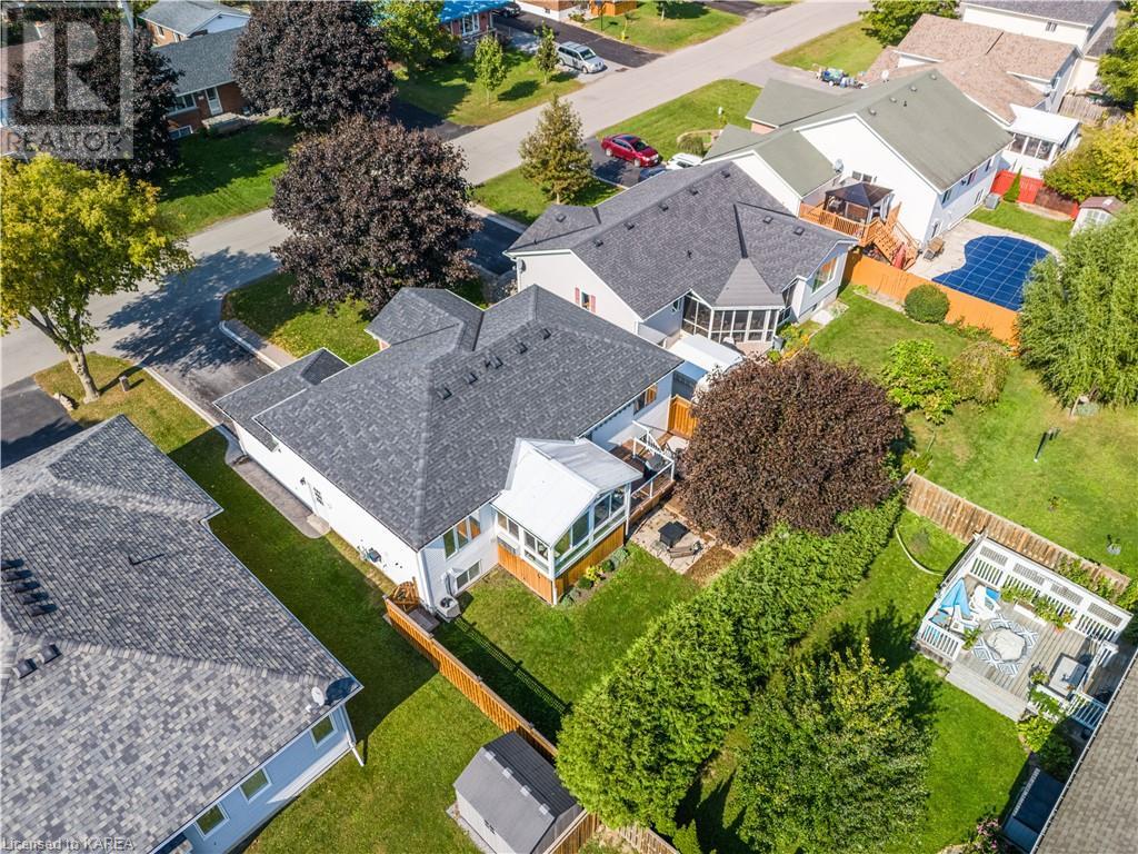 155 Elmwood Drive, Gananoque, Ontario  K7G 1P2 - Photo 4 - 40659617