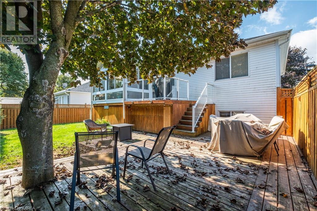 155 Elmwood Drive, Gananoque, Ontario  K7G 1P2 - Photo 8 - 40659617