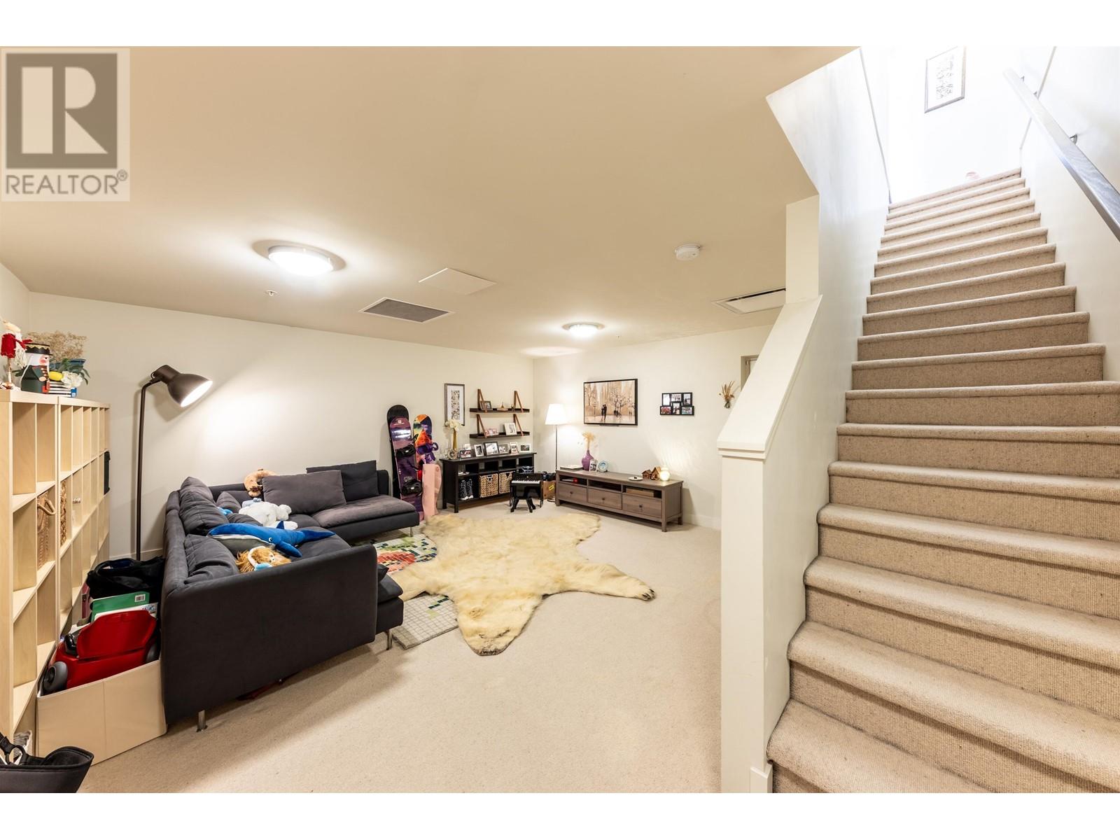 Listing Picture 19 of 35 : 979 W 46TH AVENUE, Vancouver / 溫哥華 - 魯藝地產 Yvonne Lu Group - MLS Medallion Club Member