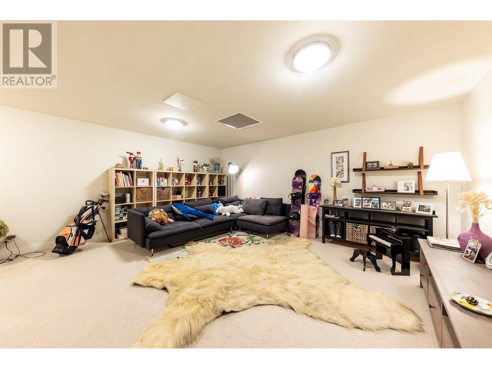 Listing Picture 17 of 35 : 979 W 46TH AVENUE, Vancouver / 溫哥華 - 魯藝地產 Yvonne Lu Group - MLS Medallion Club Member