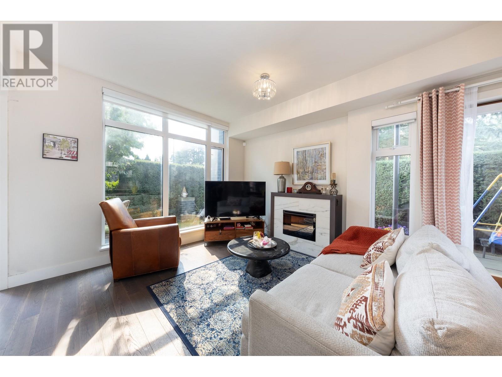 Listing Picture 11 of 35 : 979 W 46TH AVENUE, Vancouver / 溫哥華 - 魯藝地產 Yvonne Lu Group - MLS Medallion Club Member