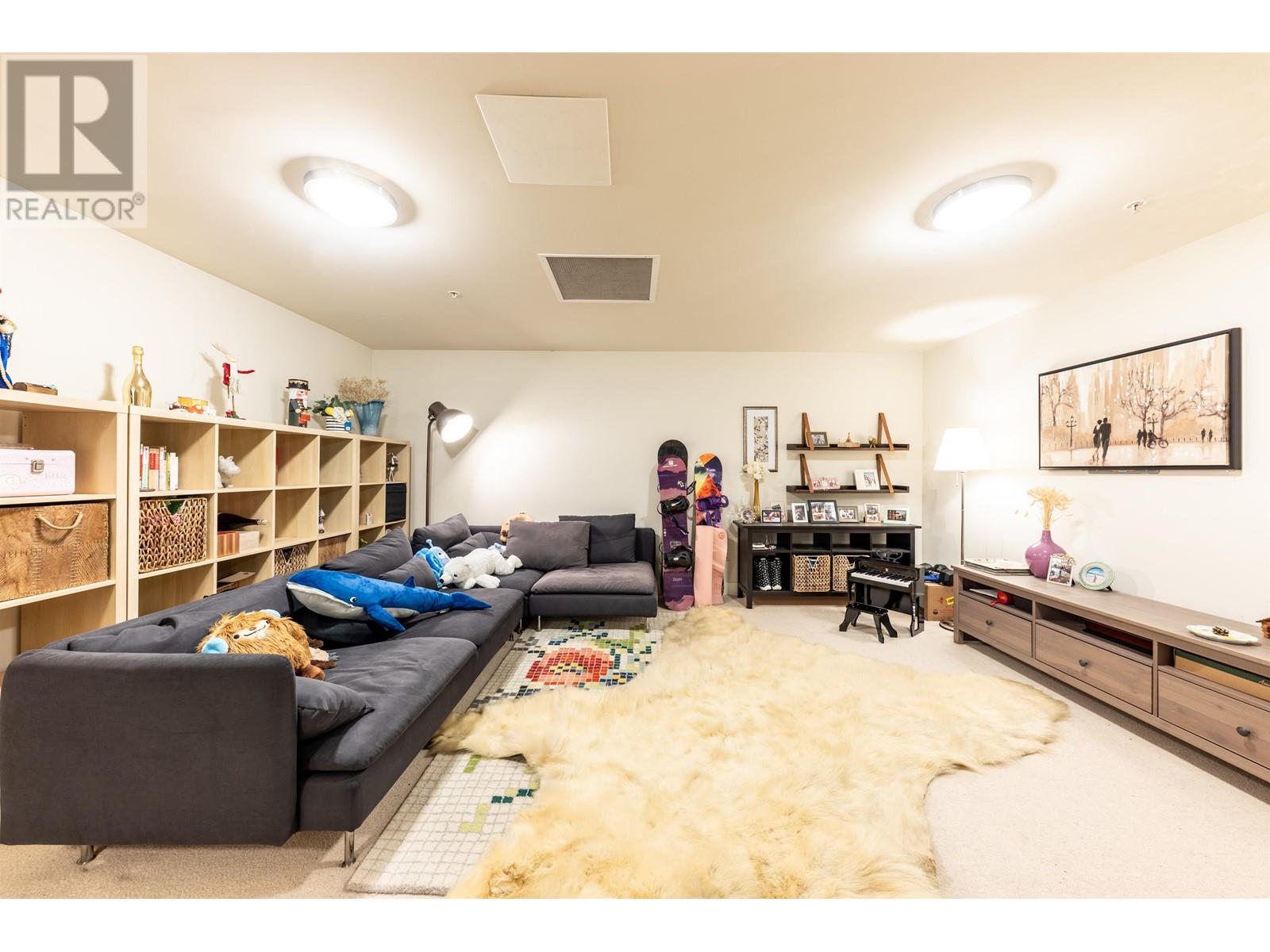 Listing Picture 18 of 35 : 979 W 46TH AVENUE, Vancouver / 溫哥華 - 魯藝地產 Yvonne Lu Group - MLS Medallion Club Member