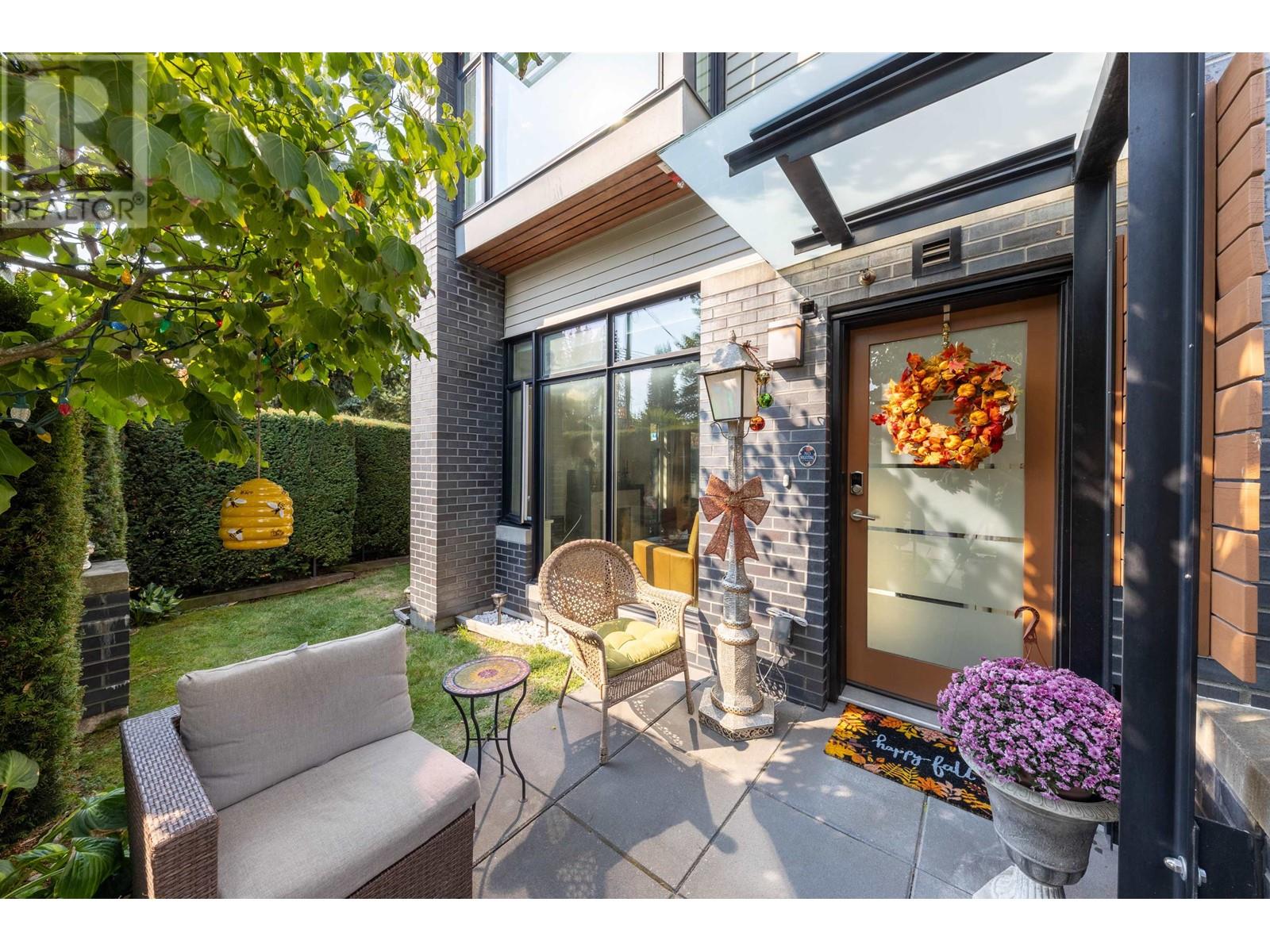 Listing Picture 3 of 35 : 979 W 46TH AVENUE, Vancouver / 溫哥華 - 魯藝地產 Yvonne Lu Group - MLS Medallion Club Member