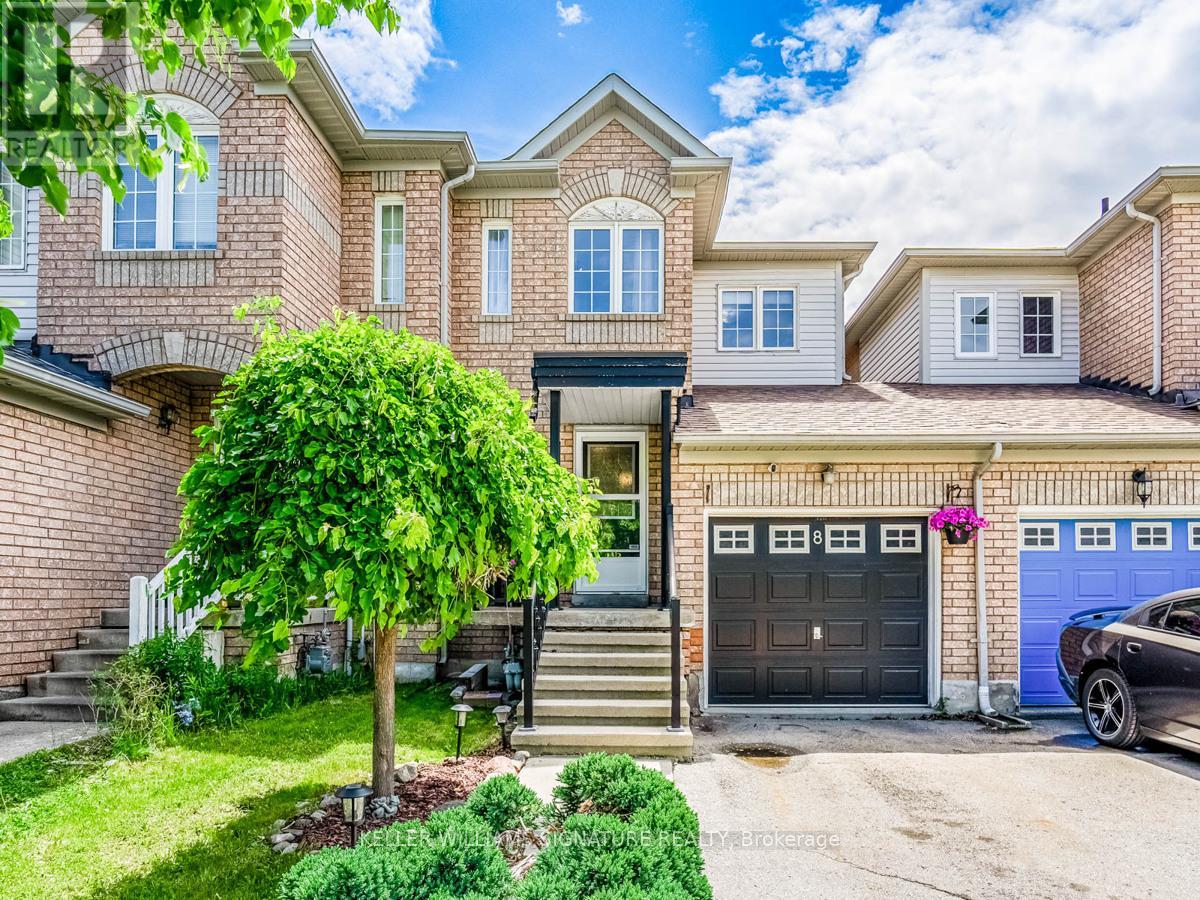 8 Thunderbird Trail, Brampton (Sandringham-Wellington), Ontario  L6R 2T3 - Photo 2 - W9386334