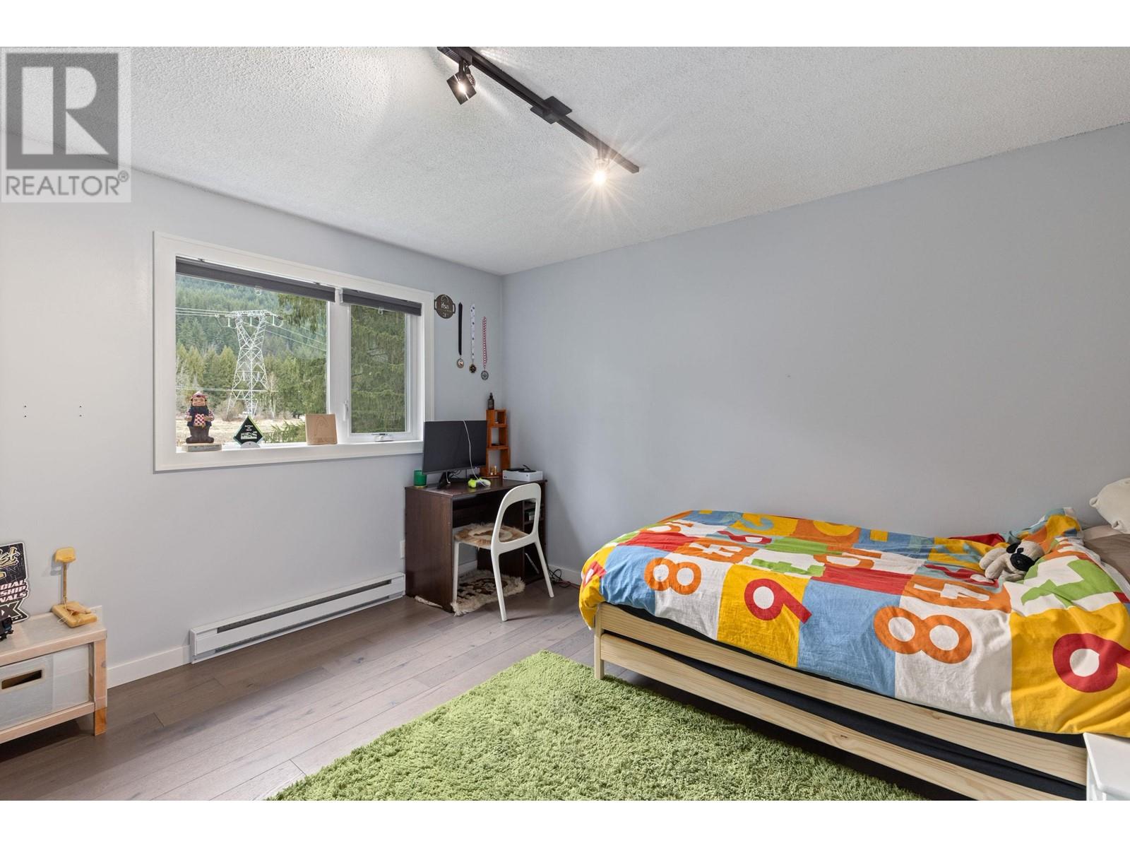 1553 Fraser Road, Pemberton, British Columbia  V0N 2L0 - Photo 12 - R2931755