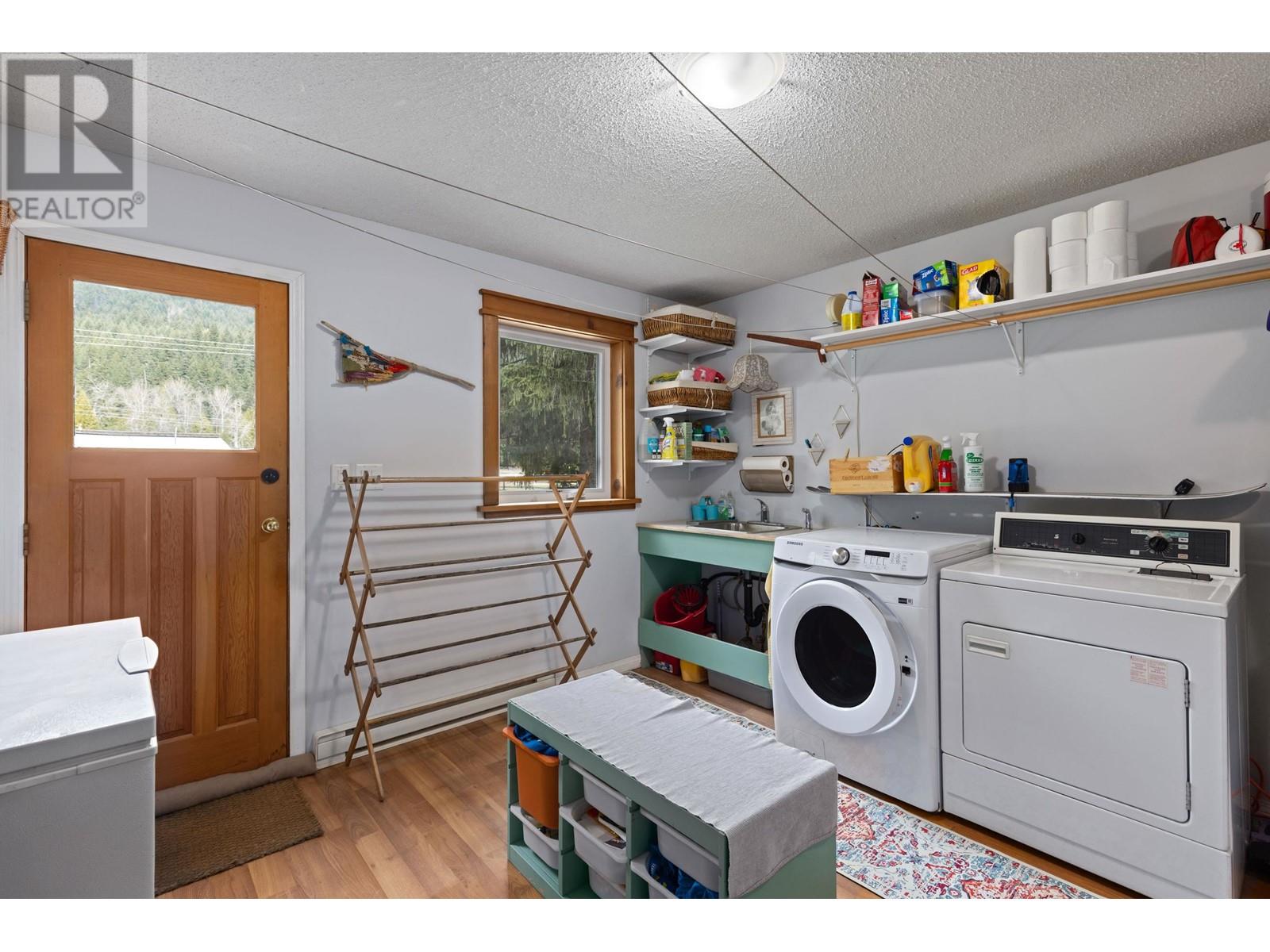 1553 Fraser Road, Pemberton, British Columbia  V0N 2L0 - Photo 27 - R2931755
