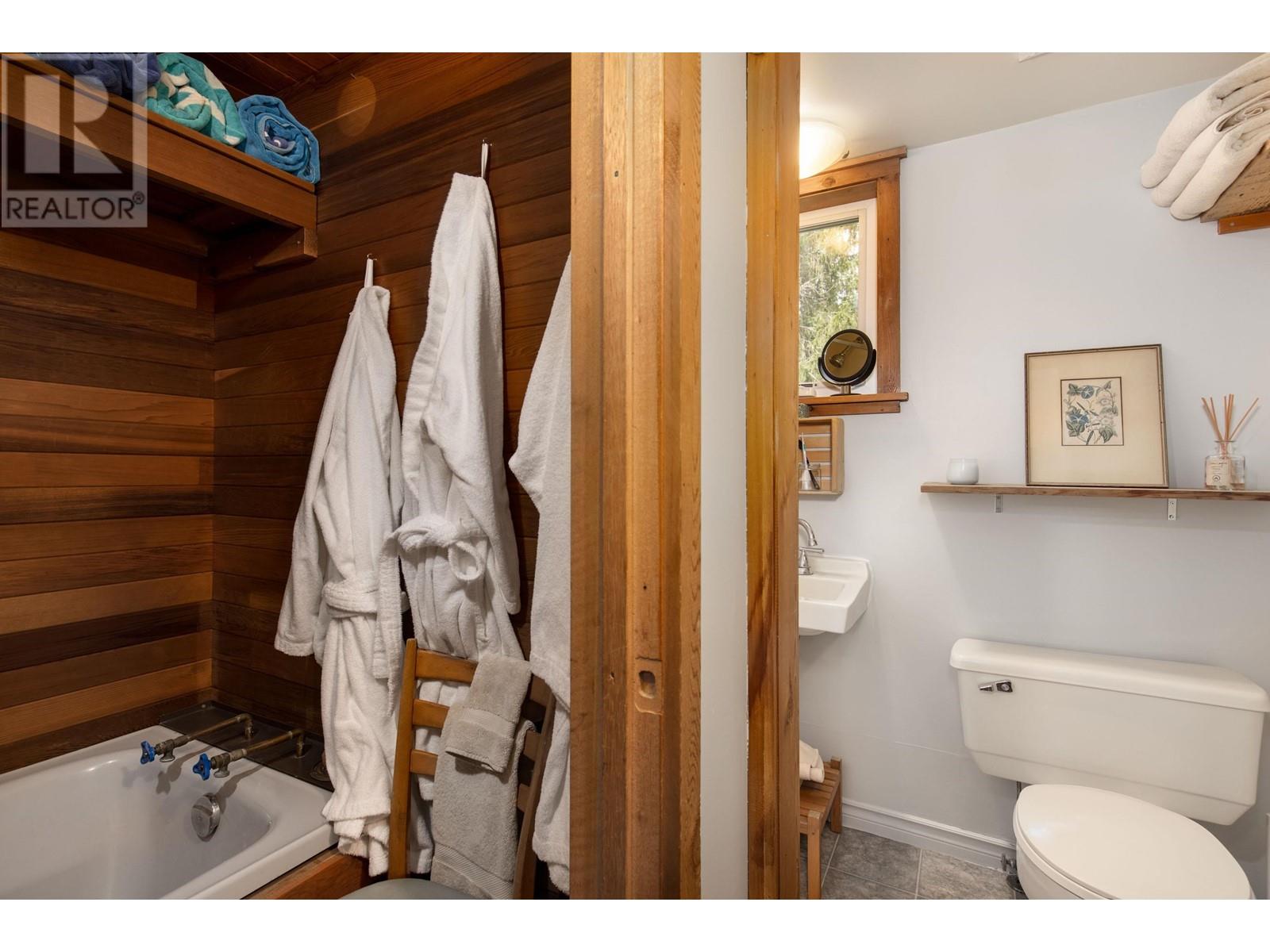 1553 Fraser Road, Pemberton, British Columbia  V0N 2L0 - Photo 24 - R2931755