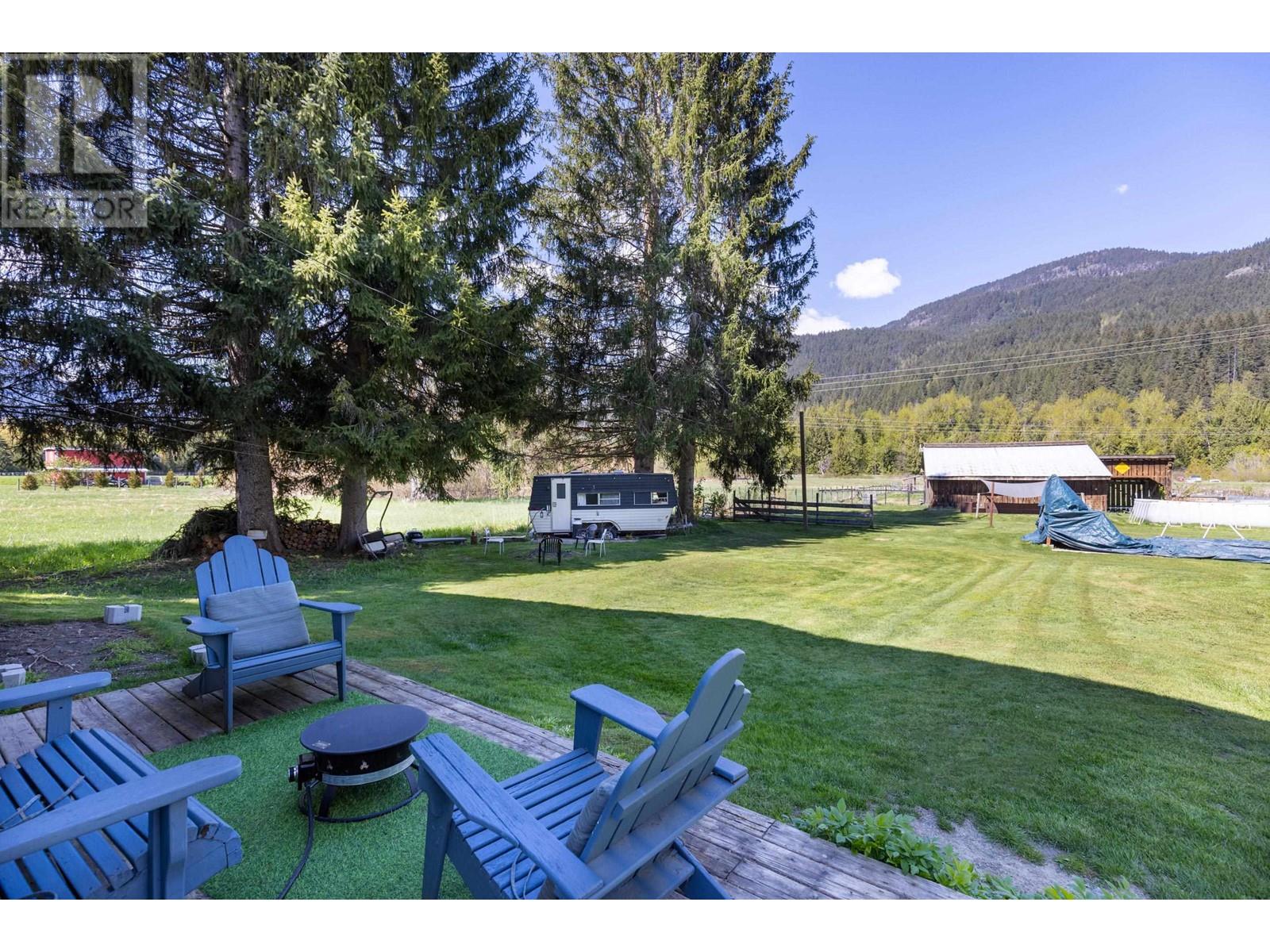 1553 Fraser Road, Pemberton, British Columbia  V0N 2L0 - Photo 33 - R2931755