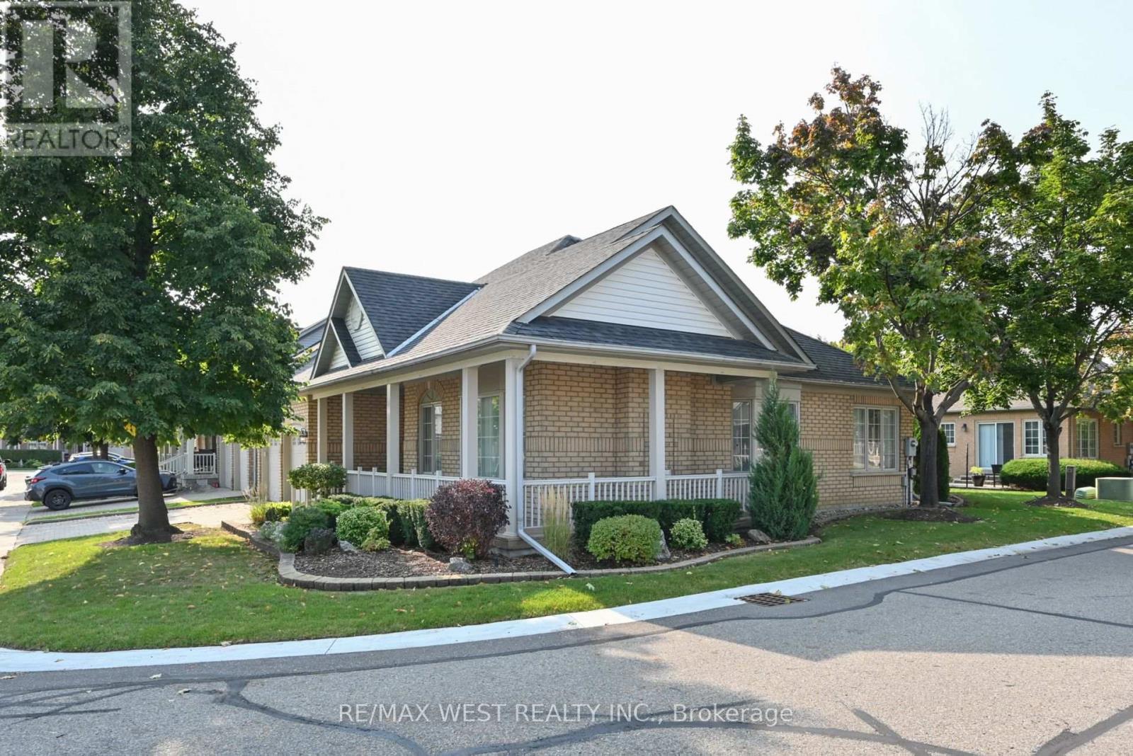 Property at 1 WELLFORD GATE image 2