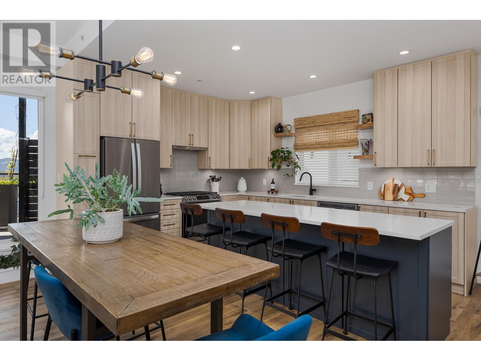 609 1365 Pemberton Avenue, Squamish, British Columbia V8B 1B7 - Photo 8 - R2930128