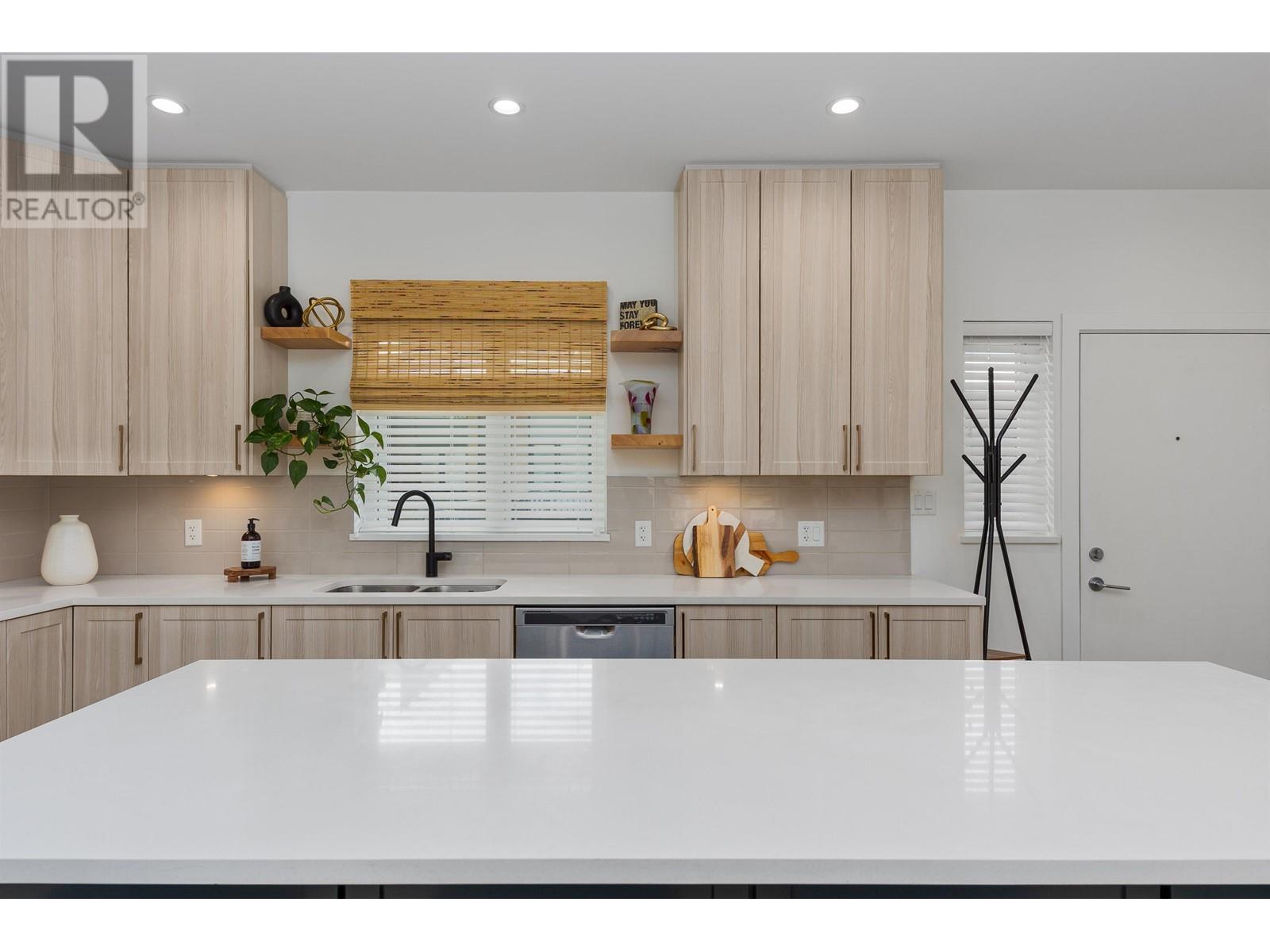 609 1365 Pemberton Avenue, Squamish, British Columbia V8B 1B7 - Photo 10 - R2930128