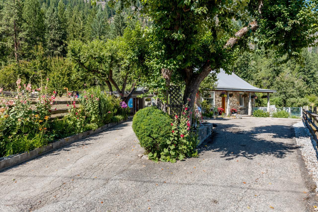 6302 Marsden Road, Nelson, British Columbia  V1L 6X9 - Photo 16 - 2479025