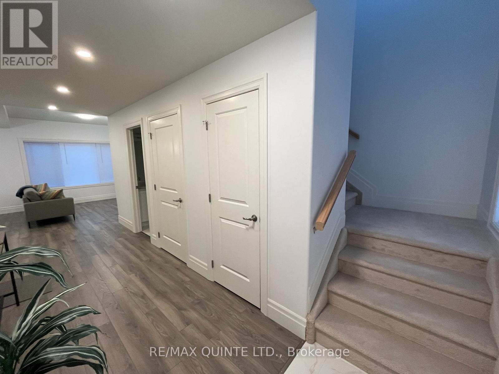 Property at 54 CAMPBELL CRESCENT image 3