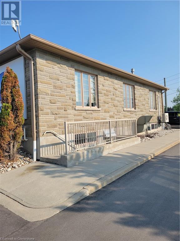 31 Beacon Point Court, Breslau, Ontario  N0B 1M0 - Photo 3 - 40607121