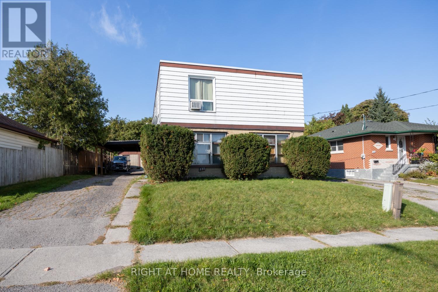 536 Lorraine Street, Oshawa, Ontario  L1J 4C8 - Photo 2 - E9386700