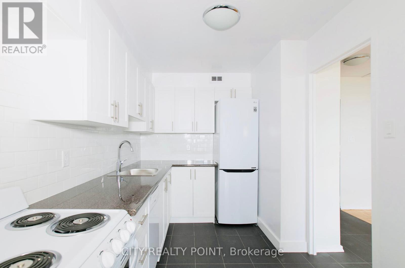 711 - 6200 Bathurst Street, Toronto, Ontario  M2R 2A3 - Photo 7 - C9386704