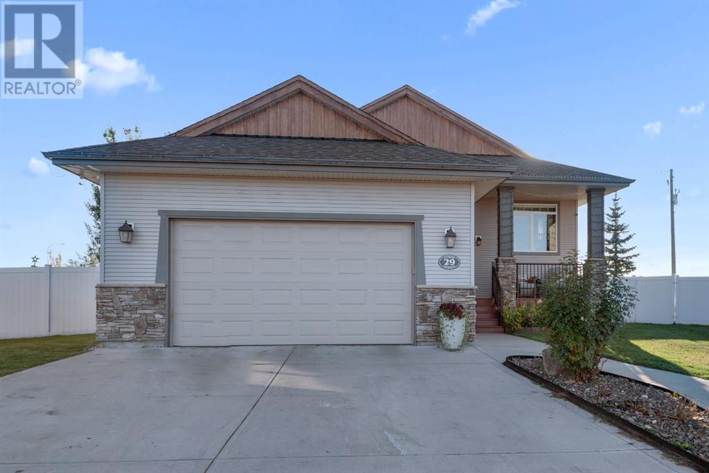 29 Leaside Crescent, Sylvan Lake, Alberta