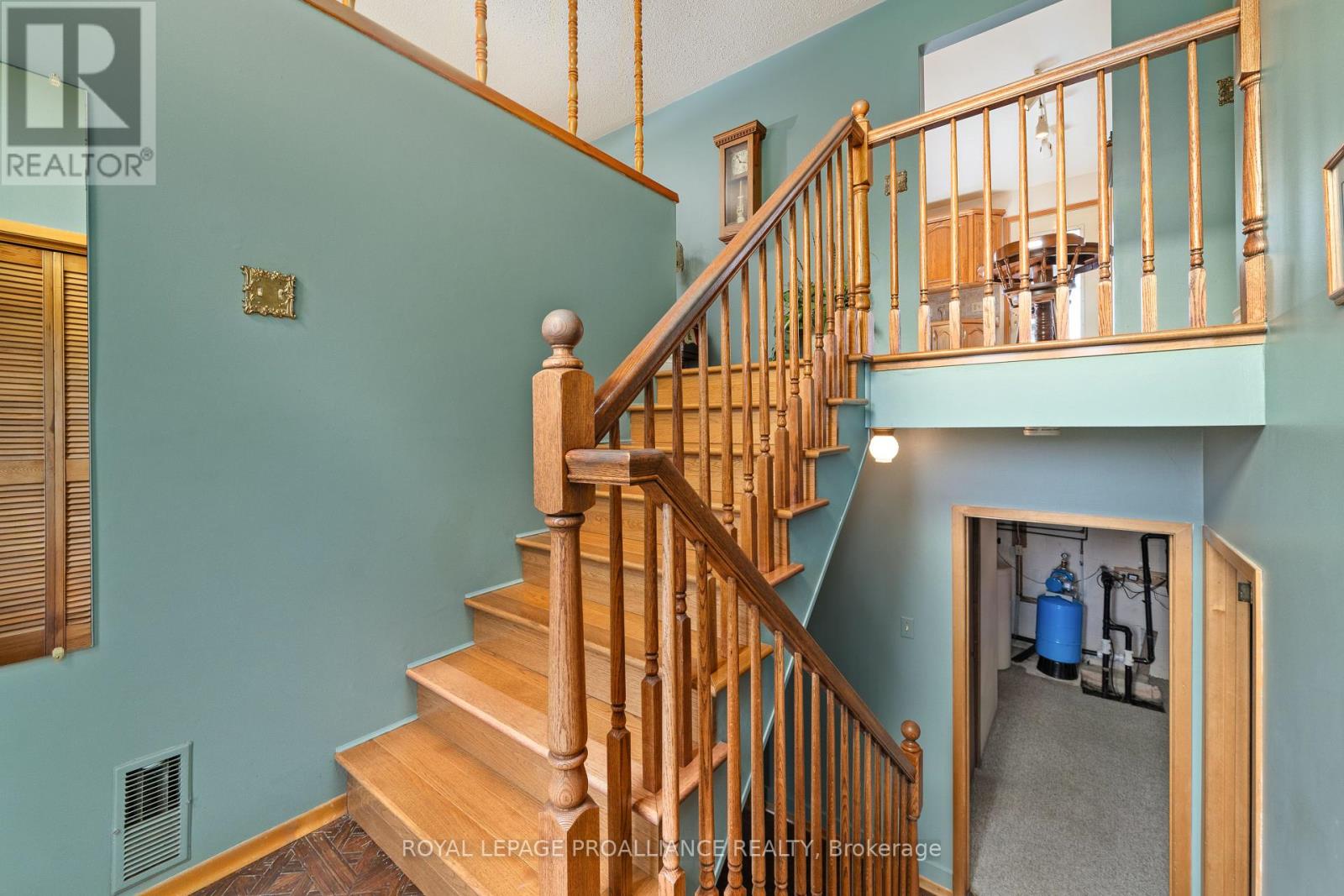 154 Jeffrey Drive, Quinte West, Ontario  K8V 5P8 - Photo 4 - X9386956