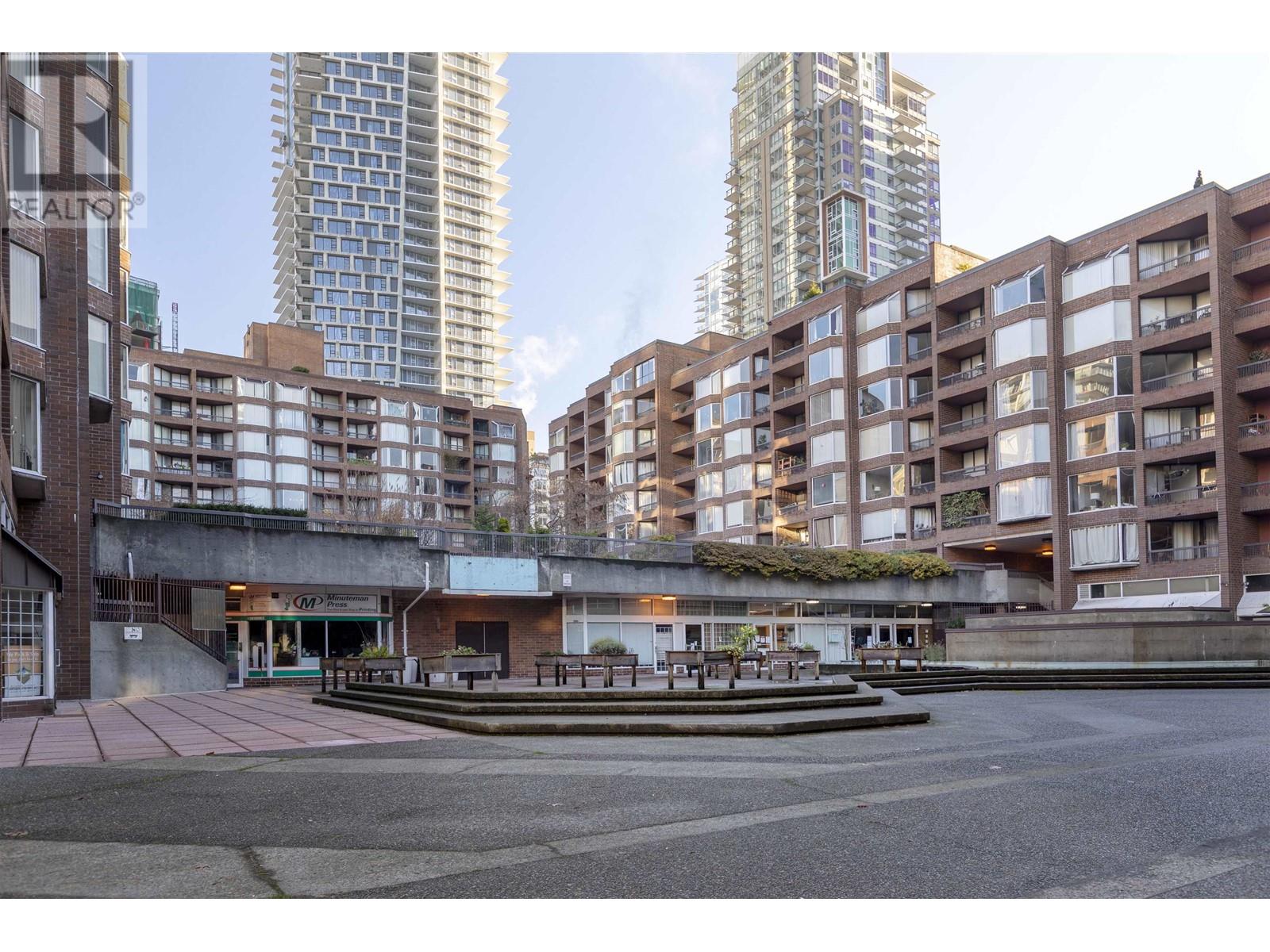 3 1353 Hornby Street, Vancouver, British Columbia  V6Z 1W7 - Photo 3 - C8063539