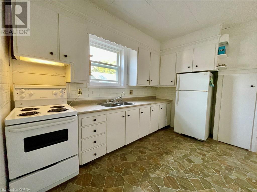 82 Bridge Street W, Napanee, Ontario  K7R 2C6 - Photo 4 - 40659864