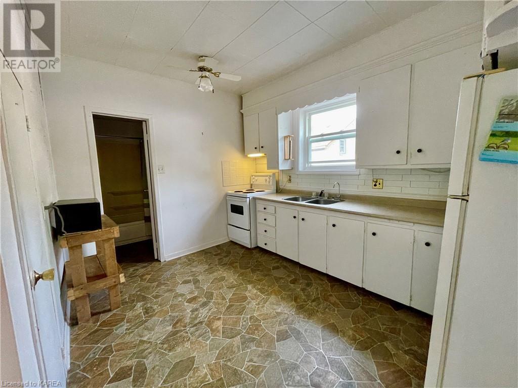 82 Bridge Street W, Napanee, Ontario  K7R 2C6 - Photo 6 - 40659864