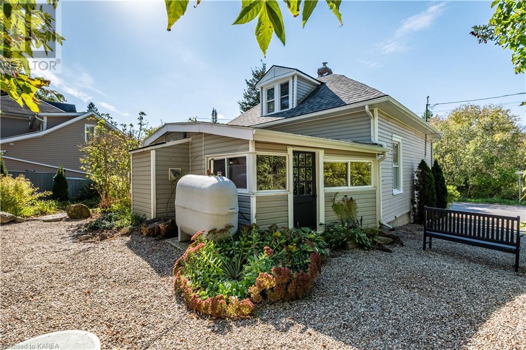 4330 William Street, Sydenham, Ontario  K0H 2T0 - Photo 4 - 40659940