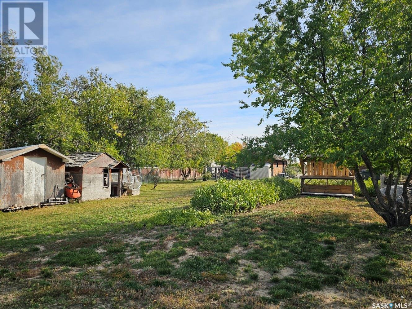 208 2nd Street E, Frontier, Saskatchewan  S0N 0W0 - Photo 25 - SK985420
