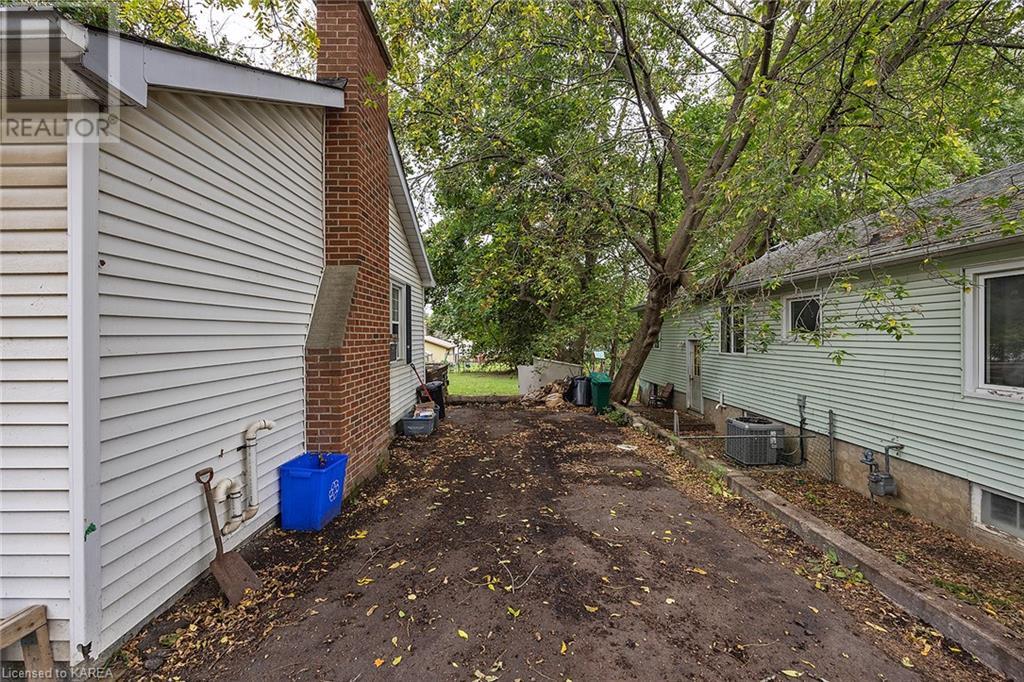 796 Portsmouth Avenue, Kingston, Ontario  K7M 1W7 - Photo 6 - 40659999