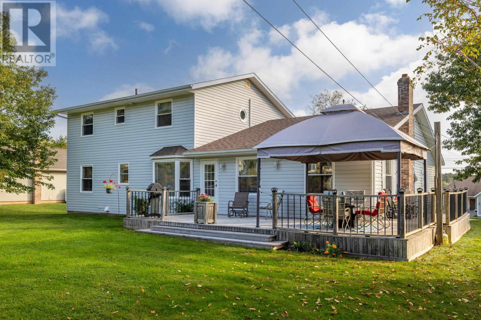 Property at 81 Parkside Drive image 4
