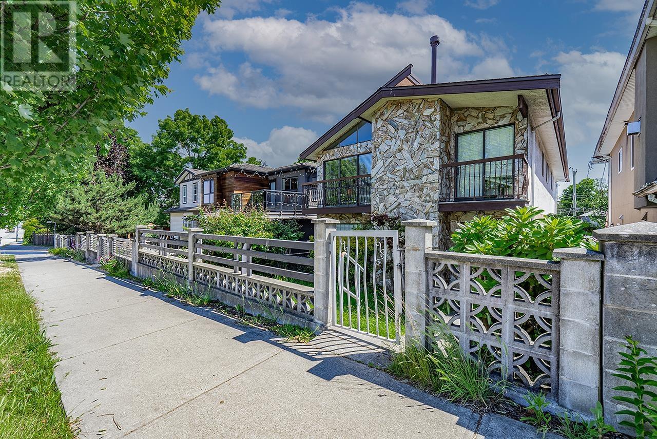 Listing Picture 13 of 37 : 4818 KNIGHT STREET, Vancouver / 溫哥華 - 魯藝地產 Yvonne Lu Group - MLS Medallion Club Member