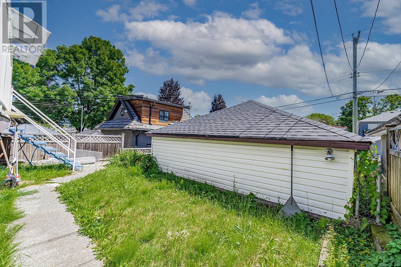 Listing Picture 32 of 37 : 4818 KNIGHT STREET, Vancouver / 溫哥華 - 魯藝地產 Yvonne Lu Group - MLS Medallion Club Member